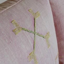 Regal Moroccan Sofa 21 Regal Moroccan Sofa -AuraLiving Furniture Store 269167 regal sofa moroccan pink detail 3